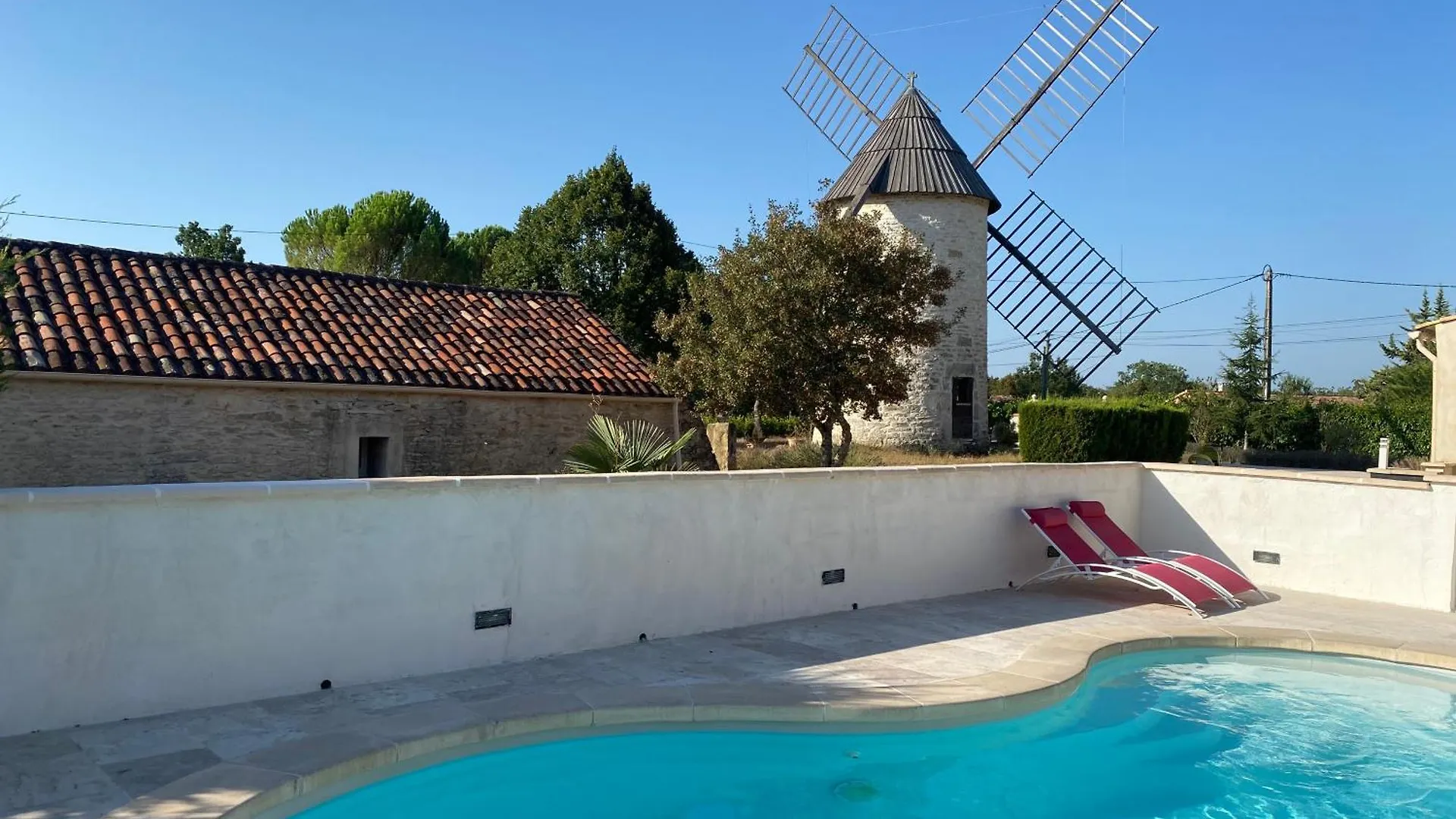 別荘 Les Curies - Ludogite, Gite Et Moulin Avec Piscine Aujols フランス
